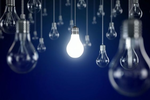 Lựa chọn đèn năng lượng mặt trời hay đèn điện cho gia đình