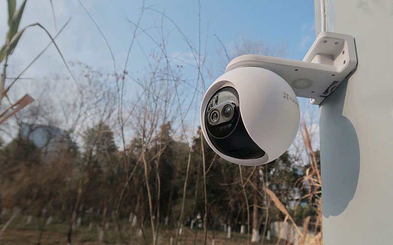 Camera Quay Quét Wifi EZVIZ C8PF Ống Kính Kép 1080P